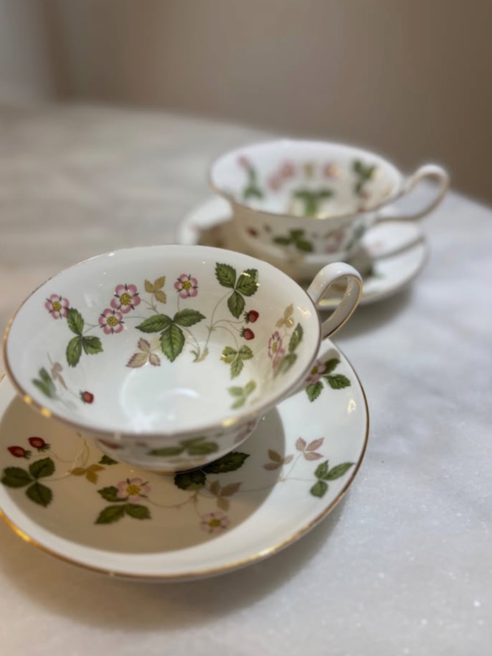 WEDGWOOD WILD STRAWBERRY TEACUP & SAUCER Set of 2